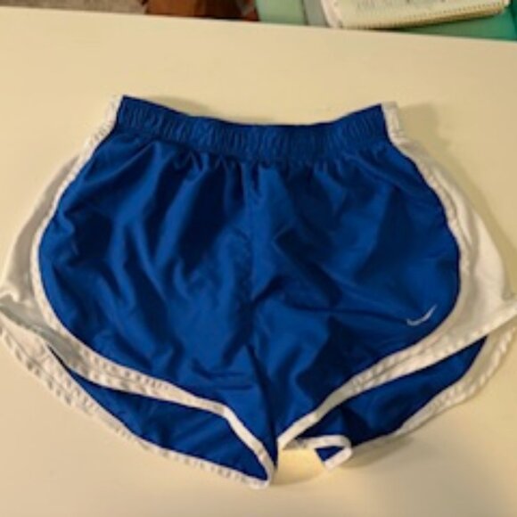 Women's Nike Blue Athletic Shorts Size Small - Picture 1 of 4